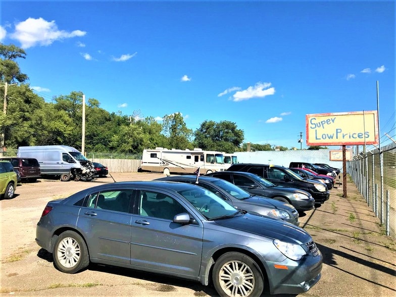 More Photos Of 16900-16912 Joy Rd, Detroit Auto Dealership For Sale