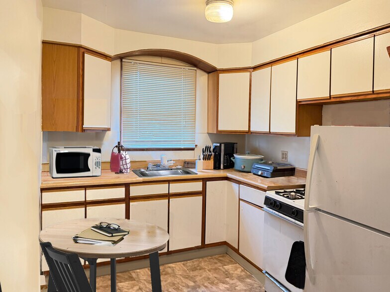 More Photos Of 2926 Christopher Ave, Baltimore Apartments For Sale