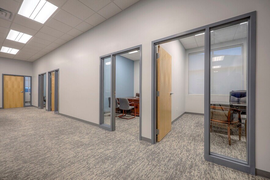 More Photos Of 5821 NW 72nd St, Kansas City Office For Lease
