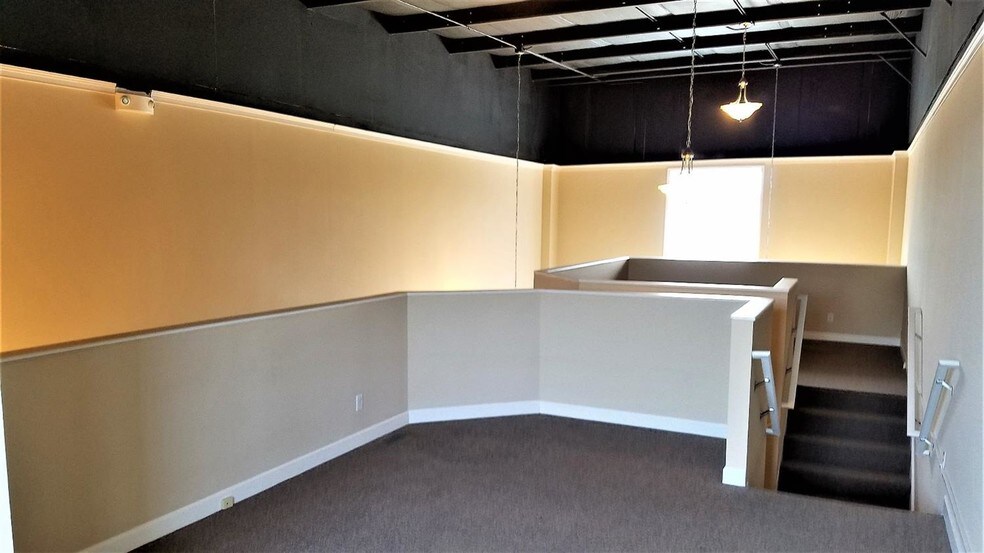 More Photos Of 900 Parker Pl, Schererville Office For Sale