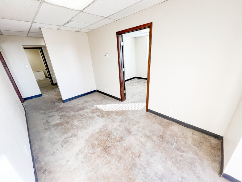 More Photos Of 1304A Dayton Rd, Midland Warehouse For Lease