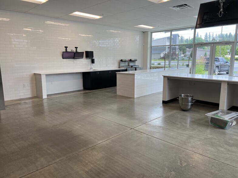 More Photos Of 513 E Hastings Rd, Spokane Storefront Retail Office For Lease