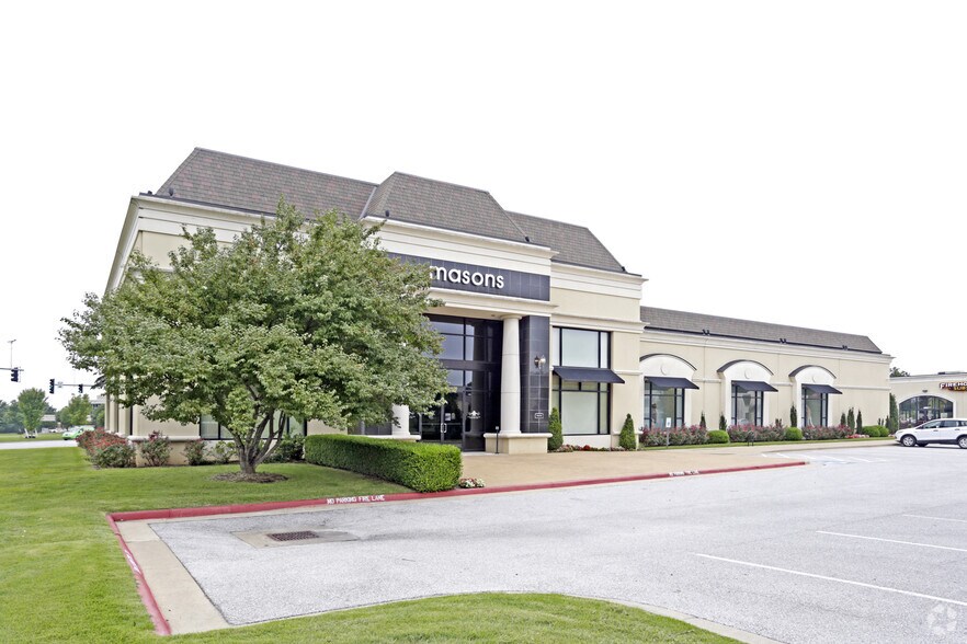 More Photos Of 1350 E Joyce Blvd, Fayetteville Freestanding For Sale