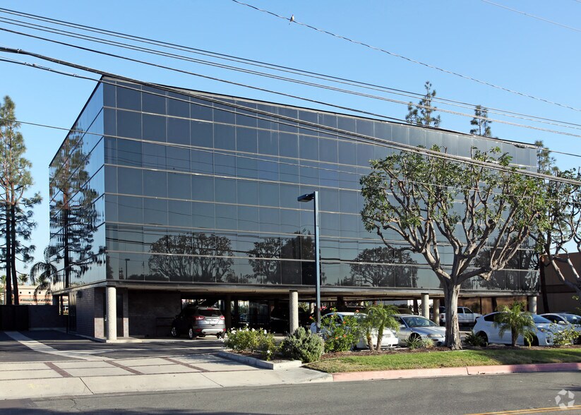 More Photos Of 1700 W Katella Ave, Orange Office For Lease