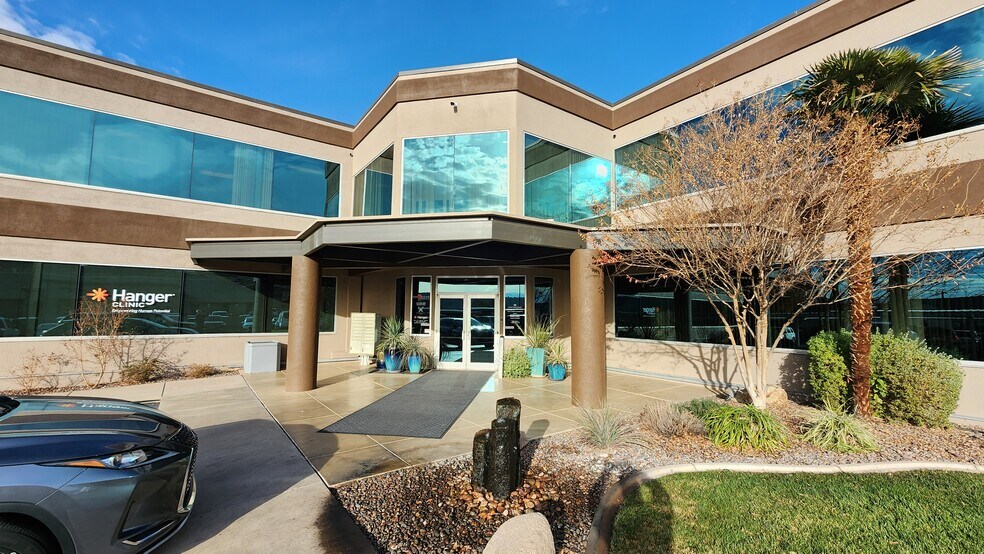 More Photos Of 923 S River Rd, St George Medical For Lease