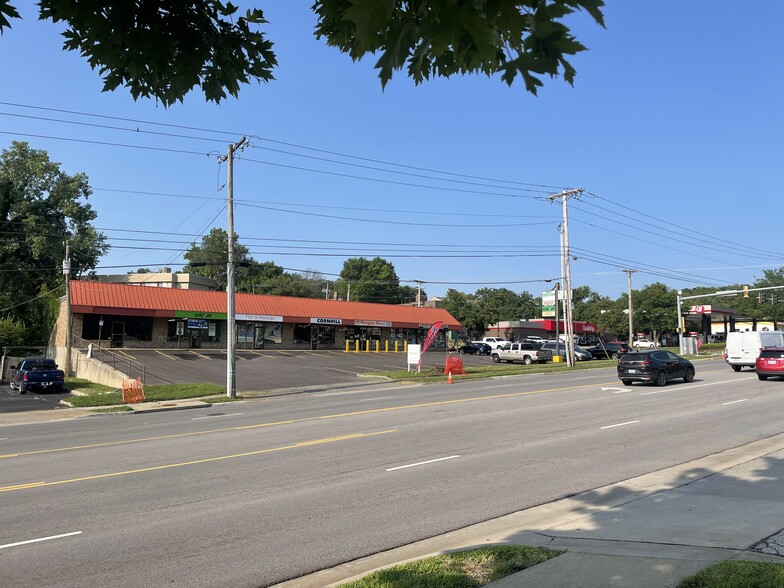 Primary Photo Of 10221-10231 W 75th St, Overland Park Unknown For Lease