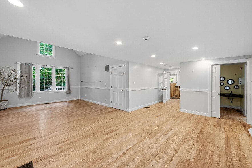 More Photos Of 181 Main St, Rowley Medical For Sale