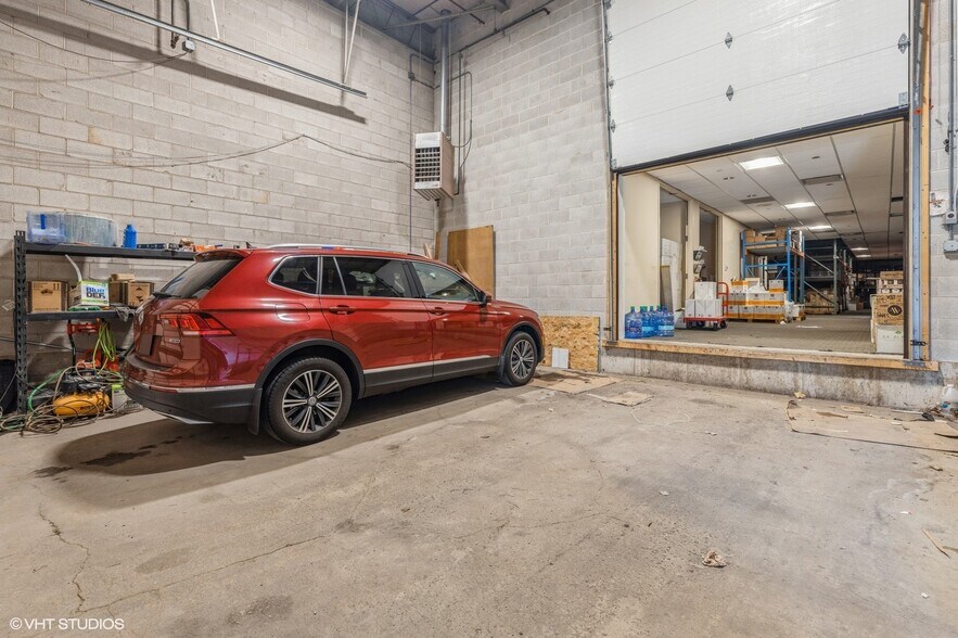 More Photos Of 5900 Howard St, Skokie Warehouse For Sale