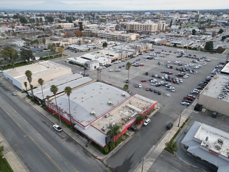 More Photos Of 1819 30th St, Bakersfield Bowling Alley For Sale
