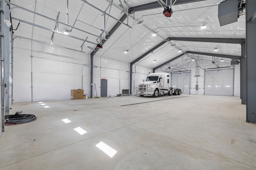 More Photos Of 2051 2051 N Merrill Ave ave, Glendive Industrial For Lease