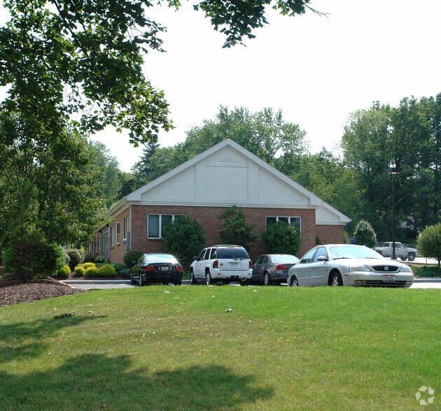 More Photos Of 260 Niles Cortland Rd NE, Warren Office For Sale