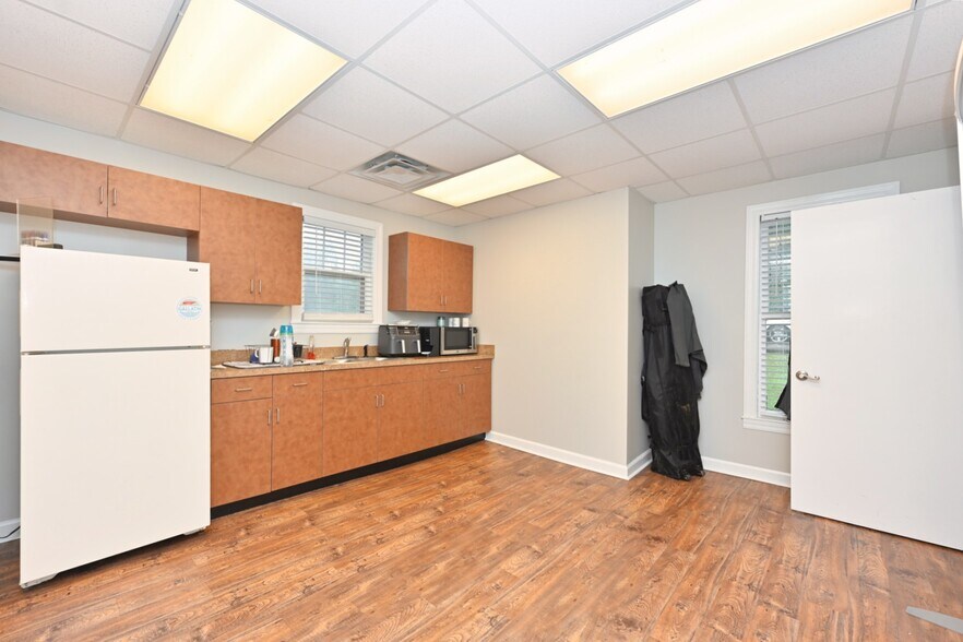 More Photos Of 612 Hartsville Pike, Gallatin Office Residential For Sale
