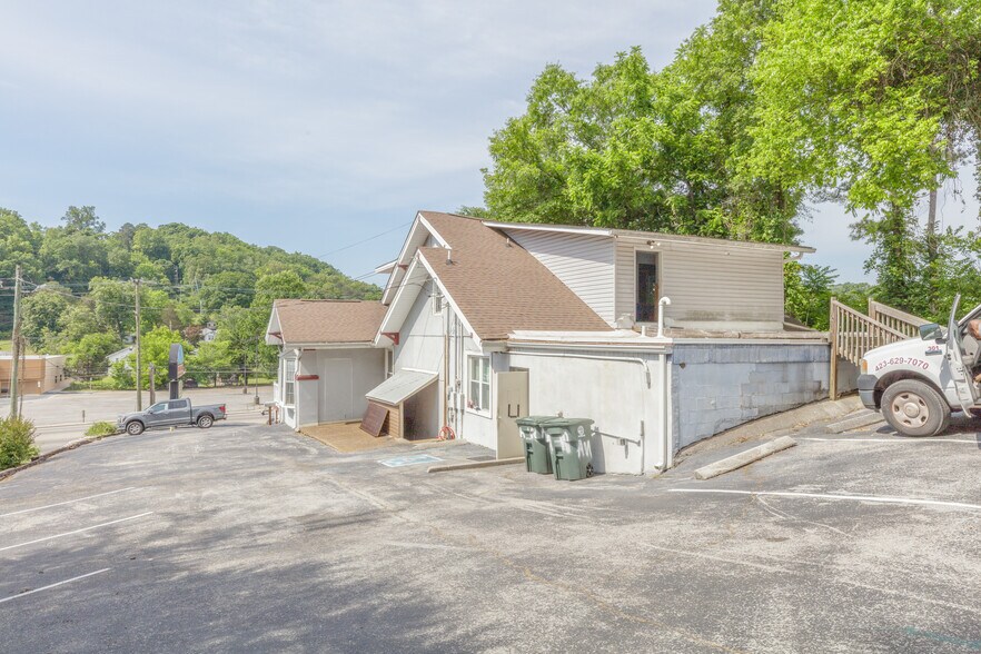 More Photos Of 3709 Brainerd Rd, Chattanooga Office For Sale