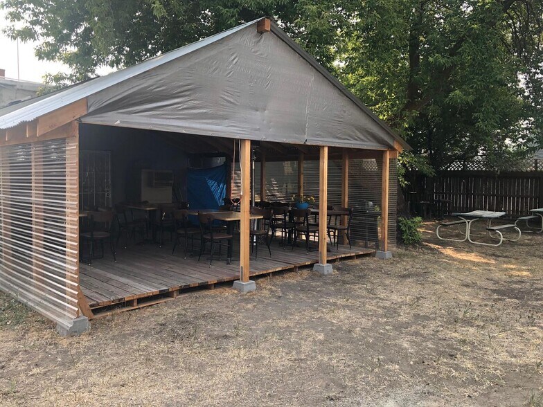 More Photos Of 28585 Hwy 70, Bonanza Restaurant For Sale