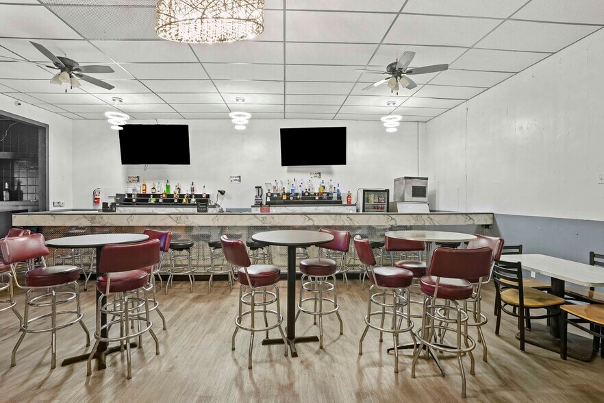 More Photos Of 4620 Tod Ave, East Chicago General Retail For Sale