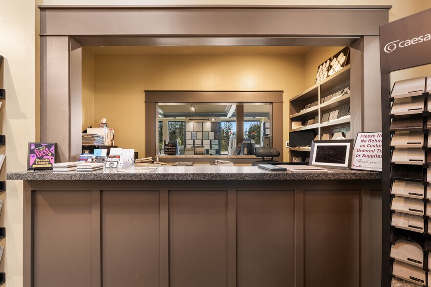 More Photos Of 807 S Auburn St, Grass Valley Showroom For Sale