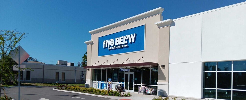 More Photos Of 7321 W Manatee Ave, Bradenton General Retail For Lease