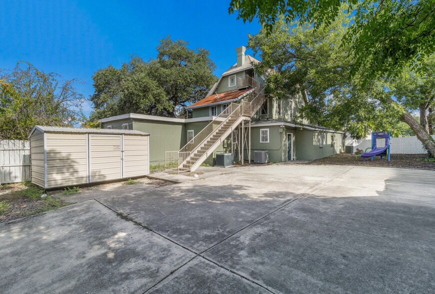 More Photos Of 1818 San Pedro Ave, San Antonio Office Residential For Sale