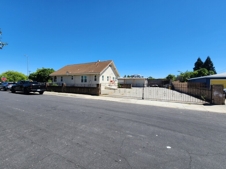More Photos Of 618 Davis St, Vacaville Service For Sale