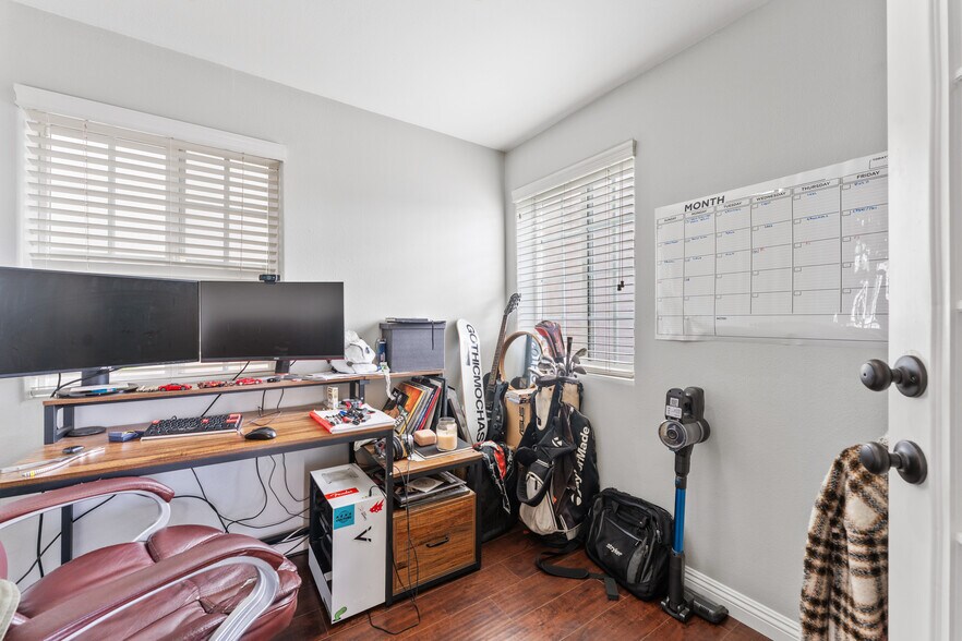 More Photos Of 126 E Balboa Blvd, Newport Beach Multifamily For Sale