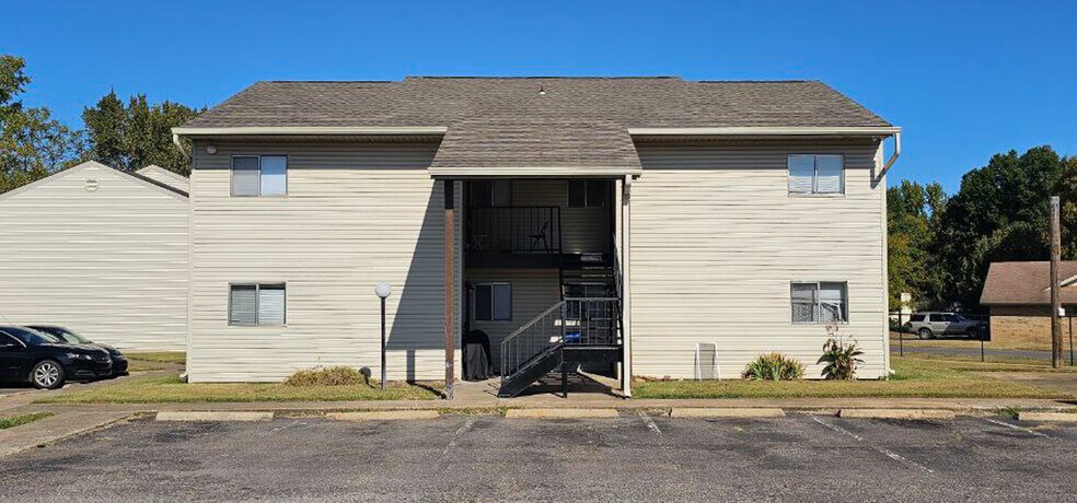 More Photos Of 401 N Cumberland Ave, Russellville Apartments For Sale
