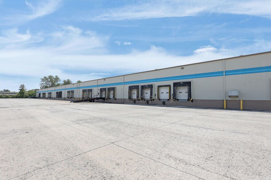 More Photos Of 2051 James Pky, Heath Warehouse For Lease