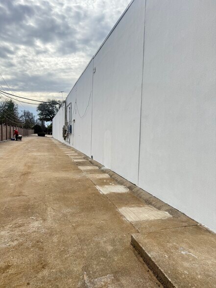 More Photos Of 1212-1222 Melbourne Rd, Hurst Unknown For Lease