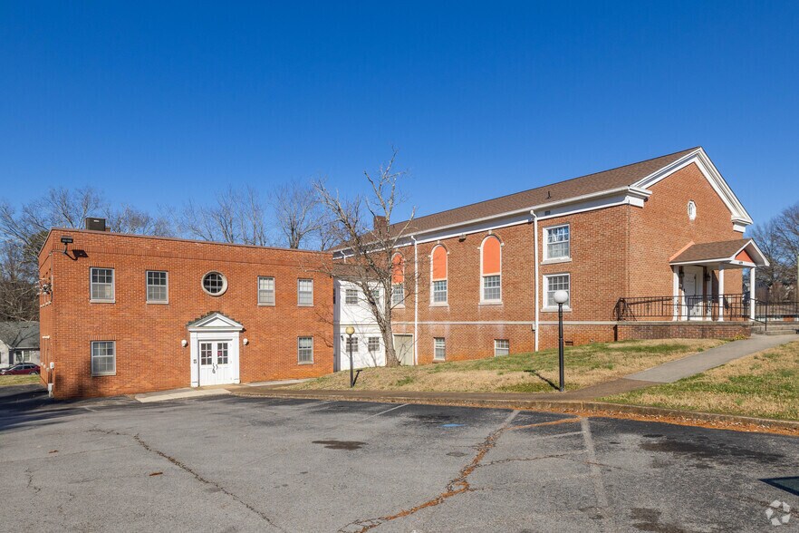 Primary Photo Of 609 Cedar Ln, Knoxville Office For Lease