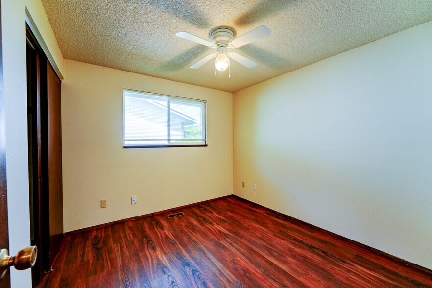 More Photos Of 1397-1407 SE 130th Ave, Portland Apartments For Sale