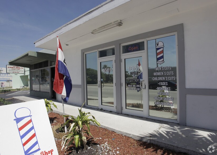 More Photos Of 1661 E Sample Rd, Pompano Beach Storefront For Lease