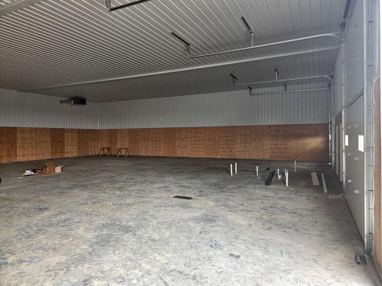 More Photos Of 423 Centennial Pl, Dell Rapids Service For Lease