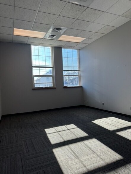 More Photos Of 200 E North St, Crown Point Office For Lease