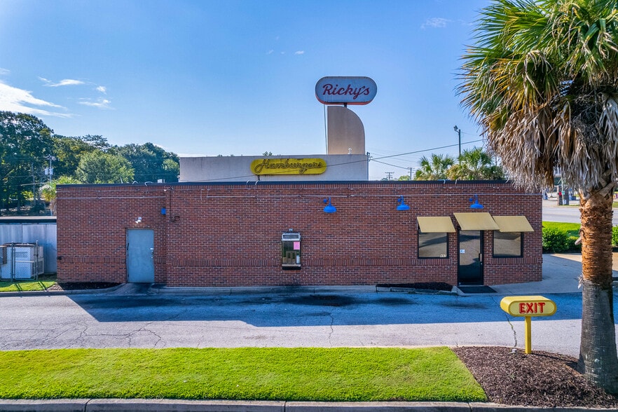 More Photos Of 497 E Blackstock Rd, Spartanburg Restaurant For Lease