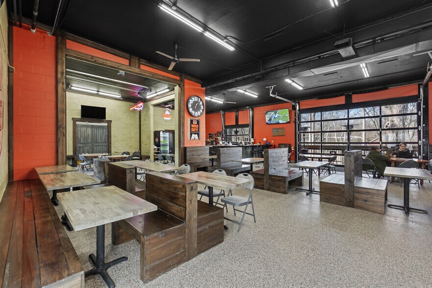 More Photos Of 97 E Main St, Batavia Office For Sale