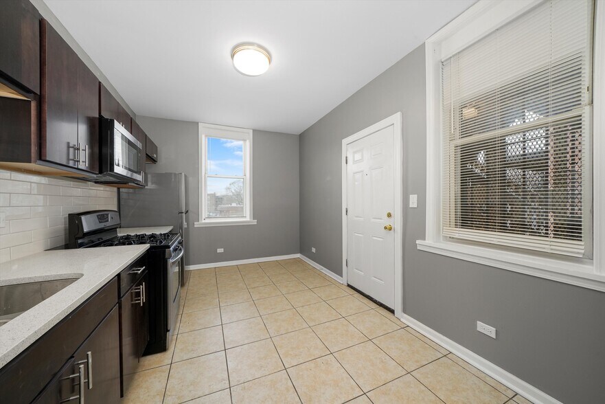 More Photos Of 7152 S Emerald Ave, Chicago Apartments For Sale