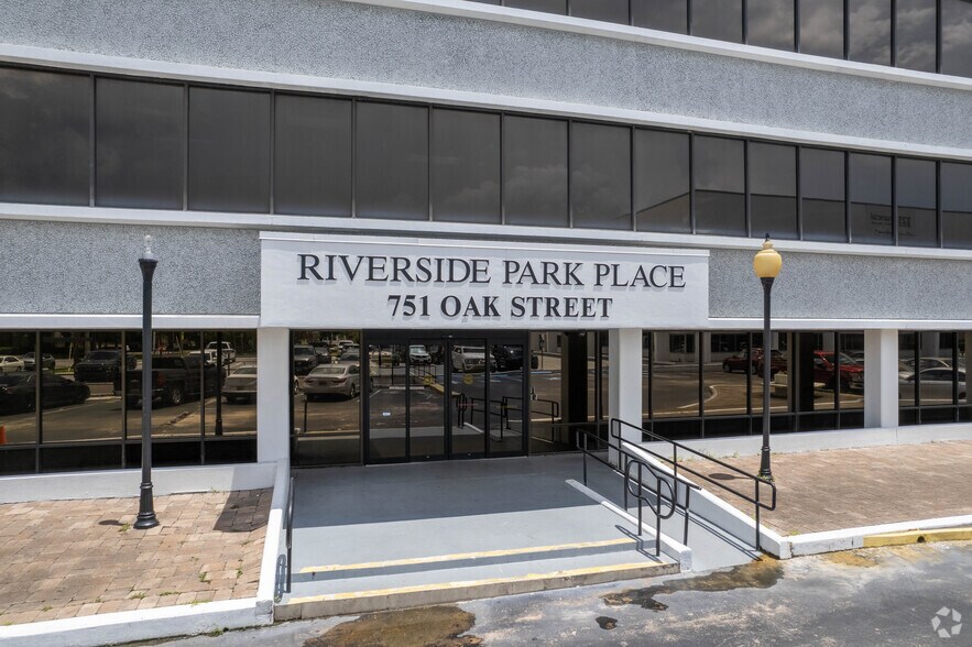 More Photos Of 751 Oak St, Jacksonville Office For Lease