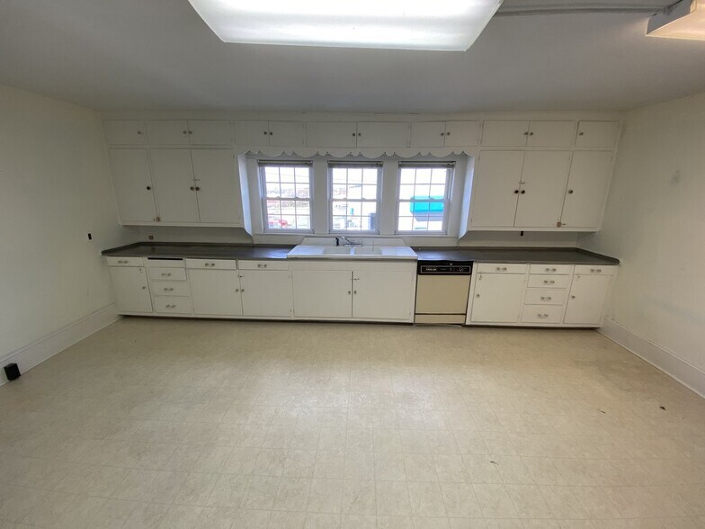 More Photos Of 785 Davidson Dr, Concord Medical For Sale