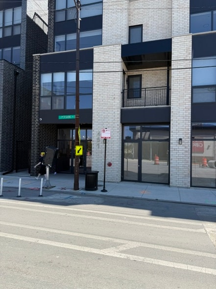 More Photos Of 451 E Pershing Rd, Chicago Apartments For Lease