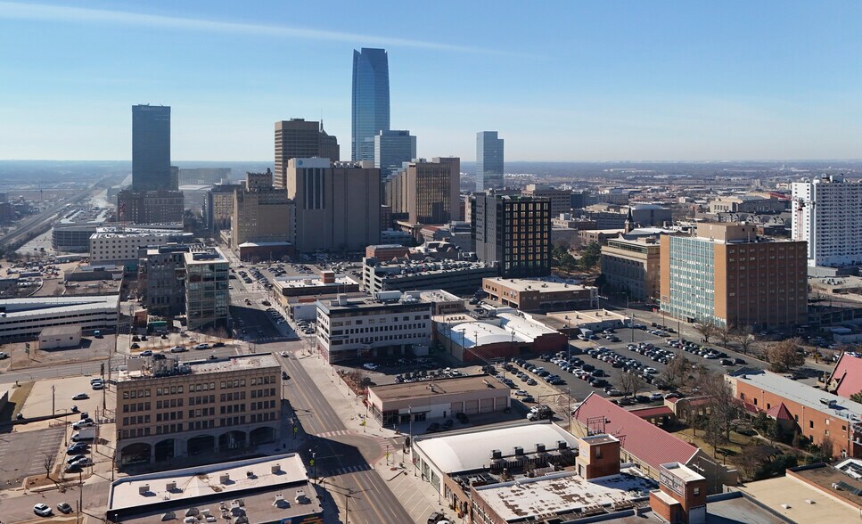More Photos Of 801 N Broadway Ave, Oklahoma City Storefront Retail Office For Lease