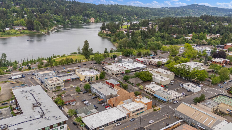 More Photos Of , Milwaukie General Retail For Sale