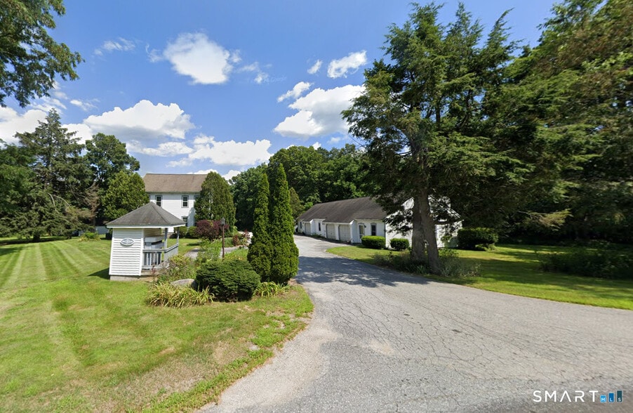 More Photos Of 5 Brookside Ln, Woodstock Apartments For Sale