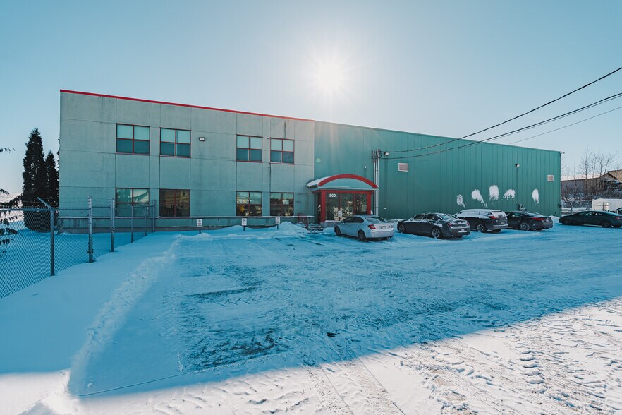 More Photos Of 500 Montée Labossière, Vaudreuil-dorion Service For Lease