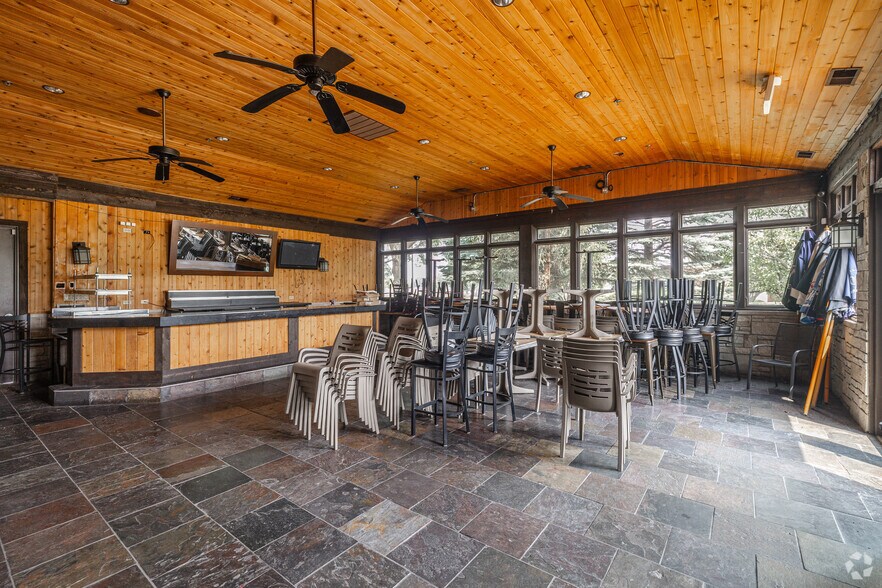 More Photos Of 1501 S IL Route 31, Mchenry Restaurant For Lease