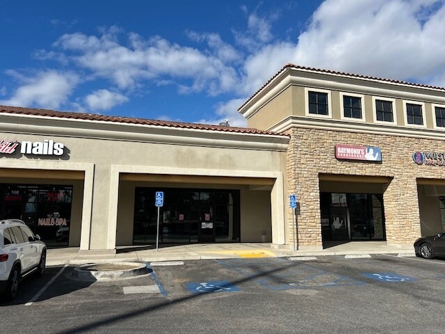 More Photos Of 4700 Panama Ln, Bakersfield Unknown For Lease