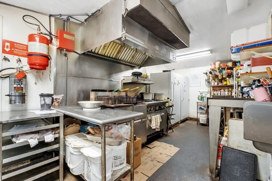 More Photos Of 892 Woodville Hwy, Crawfordville Restaurant For Sale