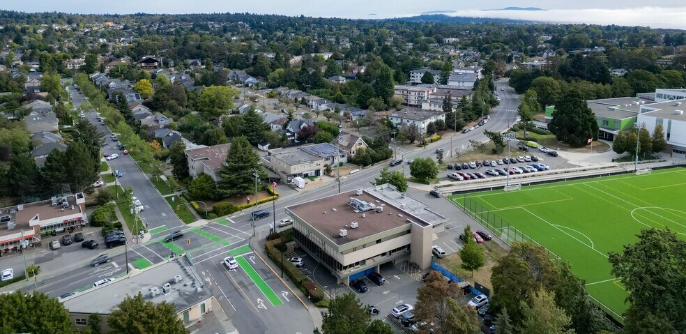 More Photos Of 2067 Cadboro Bay Rd, Victoria General Retail For Lease