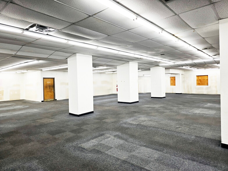 More Photos Of 3301 Lancaster Pike, Wilmington Unknown For Lease