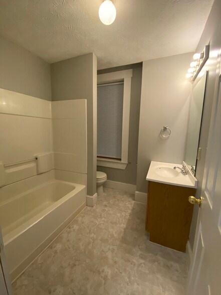 More Photos Of 444 High St, Morgantown Storefront Retail Residential For Lease