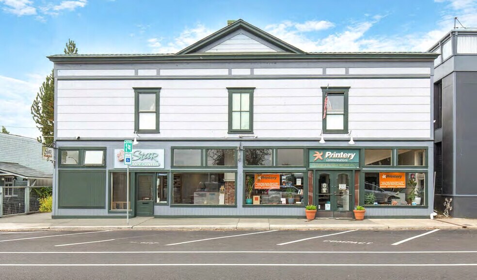 More Photos Of 625 Tyler St, Port Townsend General Retail For Sale