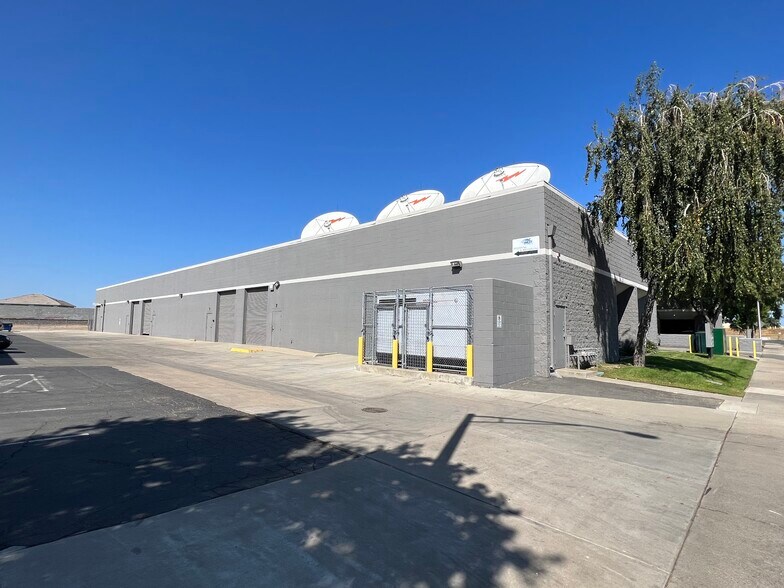 More Photos Of 4211 Coronado Ave, Stockton Warehouse For Lease